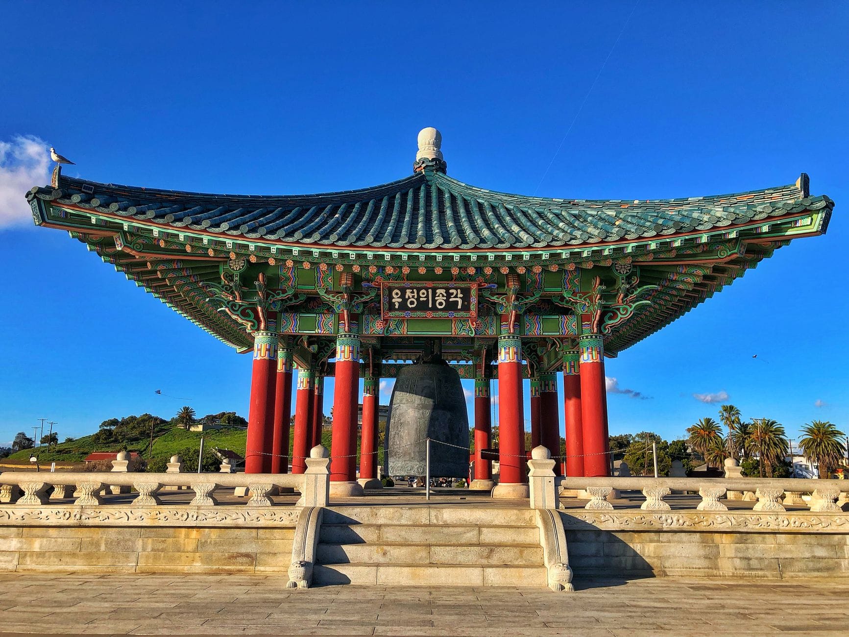 Hillhouse Drops $725M IGIS Bid as APAC Deal Flow Shifts