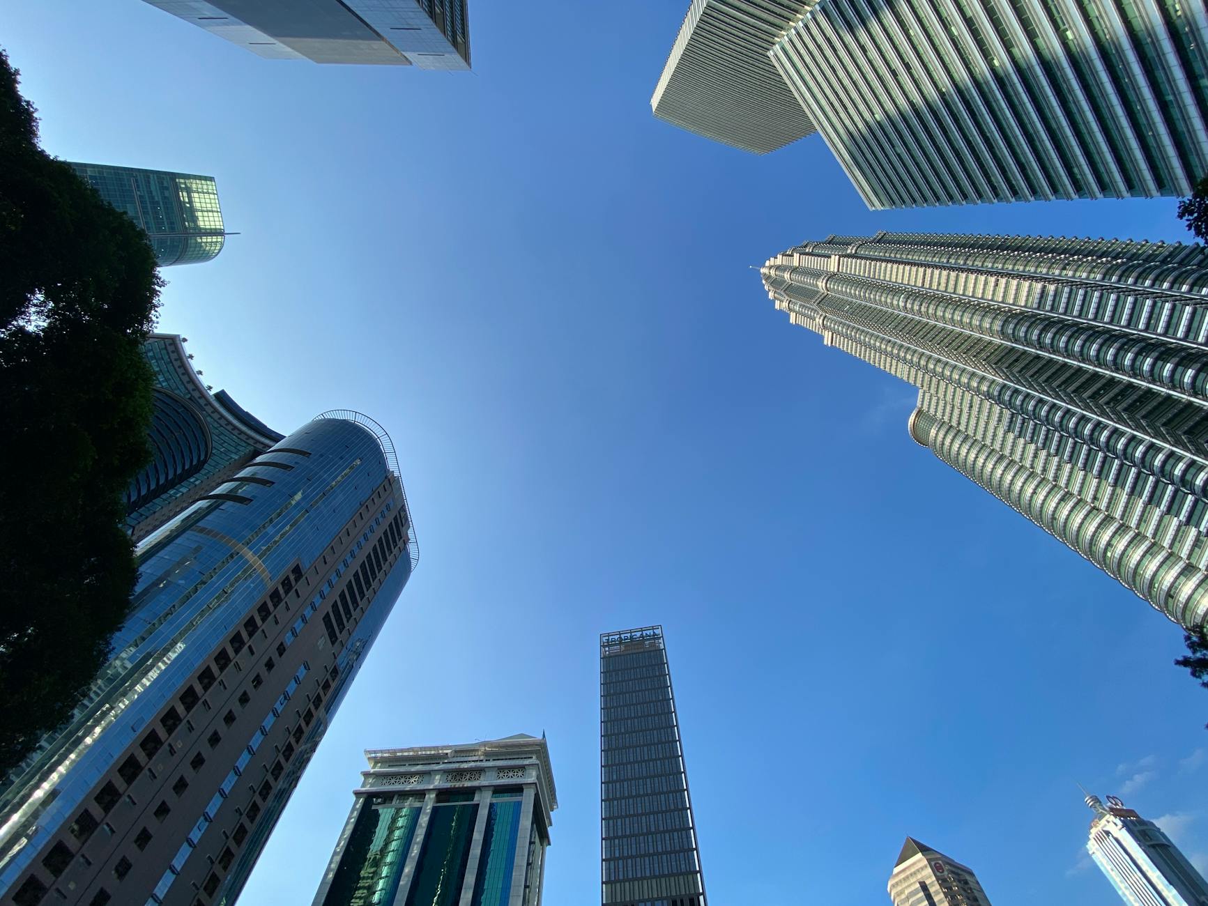 Bursa Malaysia’s Retail‑Investor Renaissance Defies Ringgit Volatility Post feature image