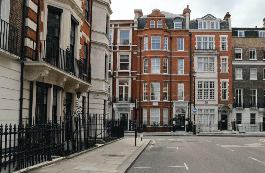 Russian oligarchs’ London top properties are frozen.