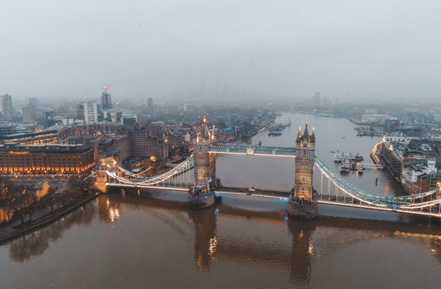 Rent Outside London Exceeds £1,000 for the First Time: Statistical Insights.