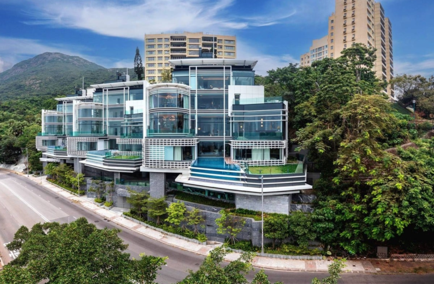 Why Are Mainland Buyers Snapping Up HK Ultra-Luxury Homes?